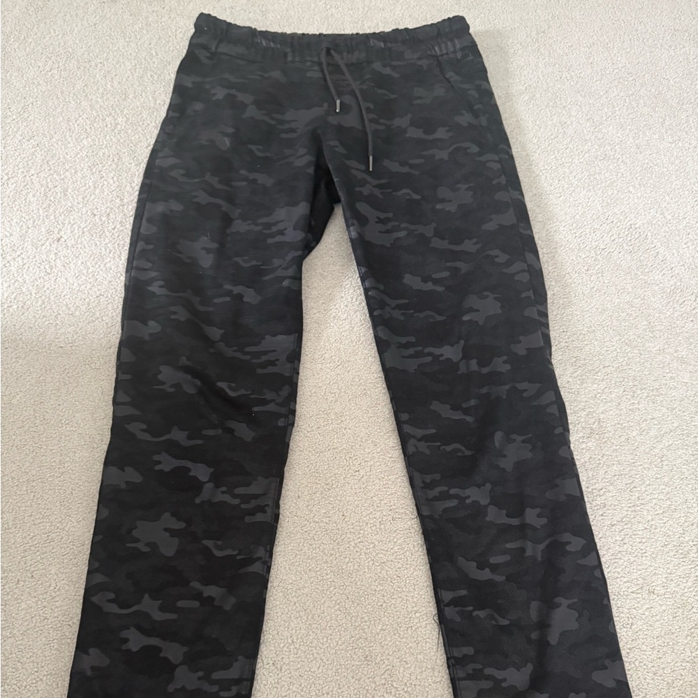 Bevy Flog Black Camo pants size 27